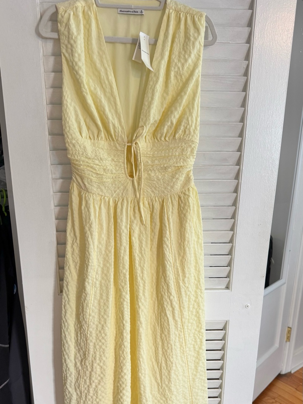 Abercrombie & Fitch Soft Lemon Textured V-Neck Maxi Dress